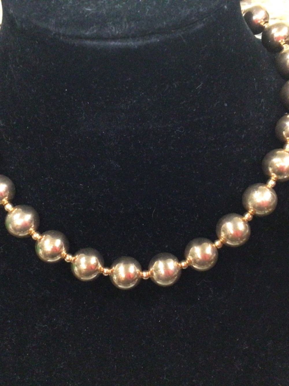Three gold tone necklaces. All in good shape - Picture 3 of 9